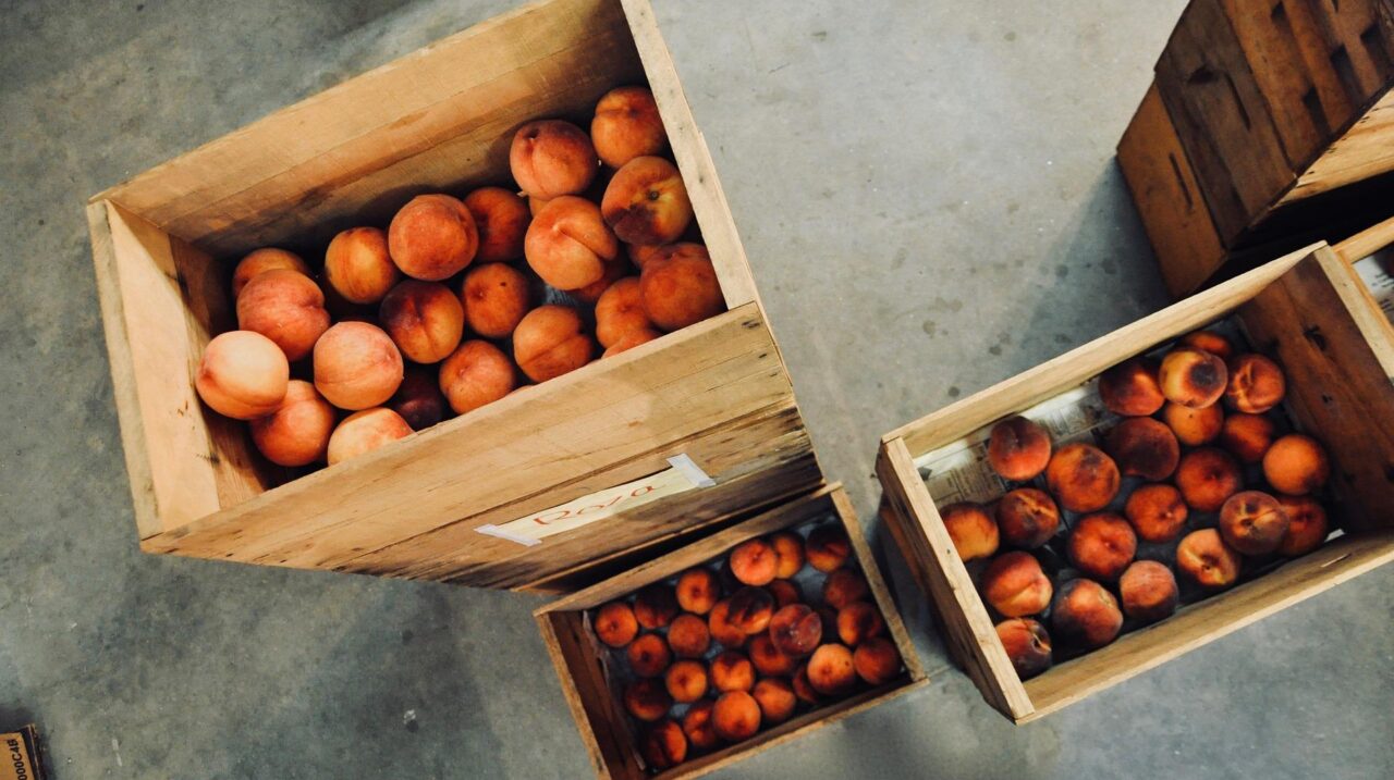 peach-g9eb07ef68_1920